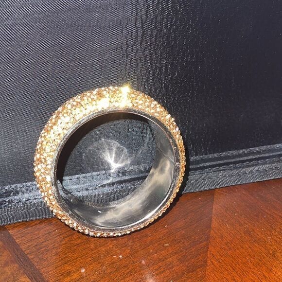 Costume all around crystal bangle bracelet - Picture 3 of 5